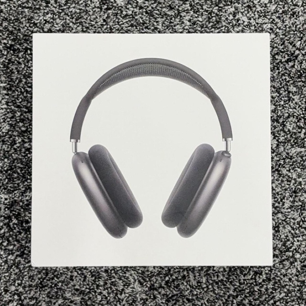 Apple Black Over-Ear Headphones Premium Comfort